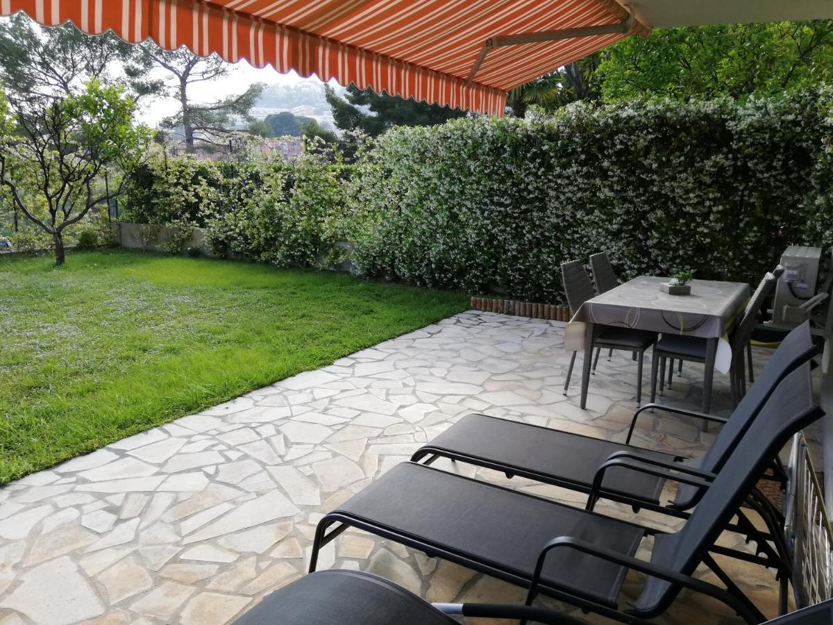Appartement Le Belvedere 罗克布吕讷-卡普马丹 外观 照片
