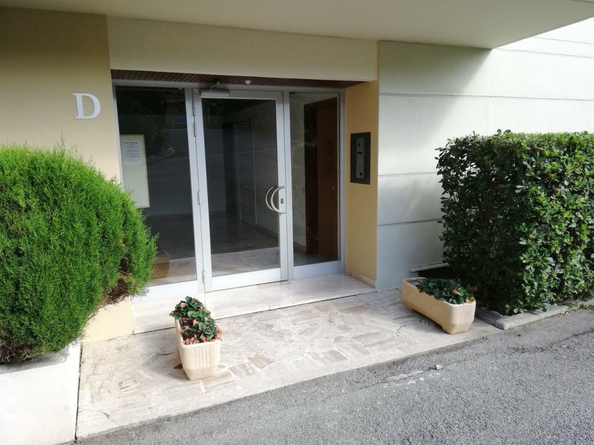 Appartement Le Belvedere 罗克布吕讷-卡普马丹 外观 照片